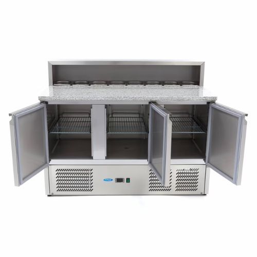 Gastro Pizzakühltisch - 137 cm - 3 Türen - Passt 8 x 1/6 GN - inkl. Edelstahlabdeckung - Maxima 09400205